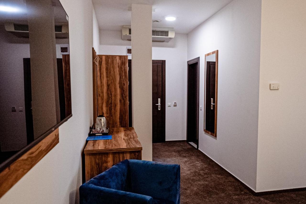 Raay Hotel Braila Bagian luar foto