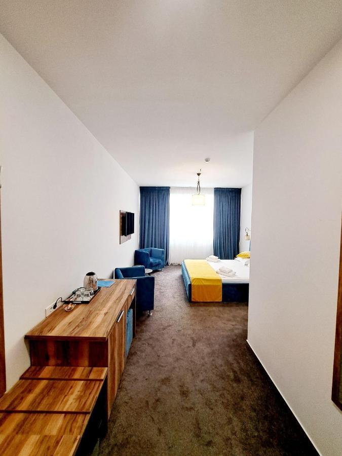 Raay Hotel Braila Bagian luar foto