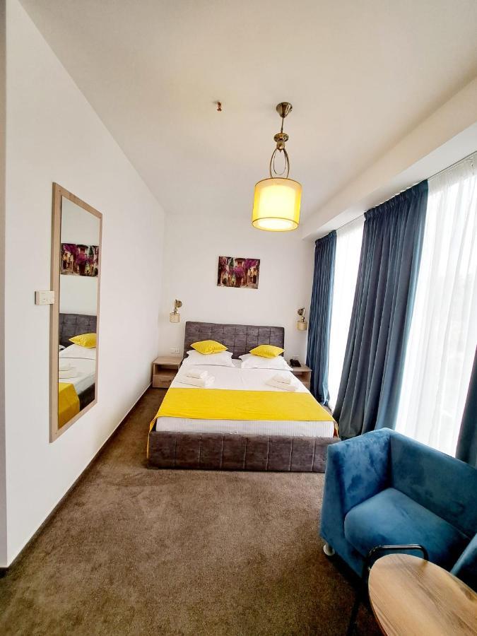 Raay Hotel Braila Bagian luar foto